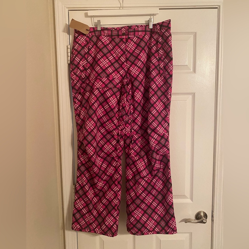 Iceberg. Women’s Pink Plaid Ski Pants. NWT. XL. Pockets.